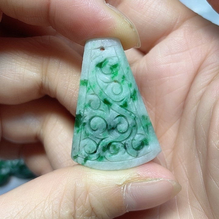 定制翡翠未镶嵌翡翠