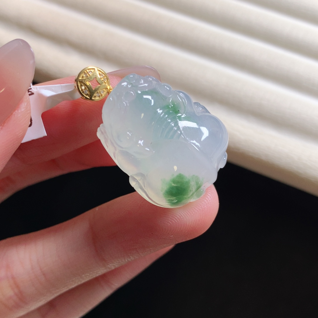 翡翠颈饰18K金镶嵌貔貅