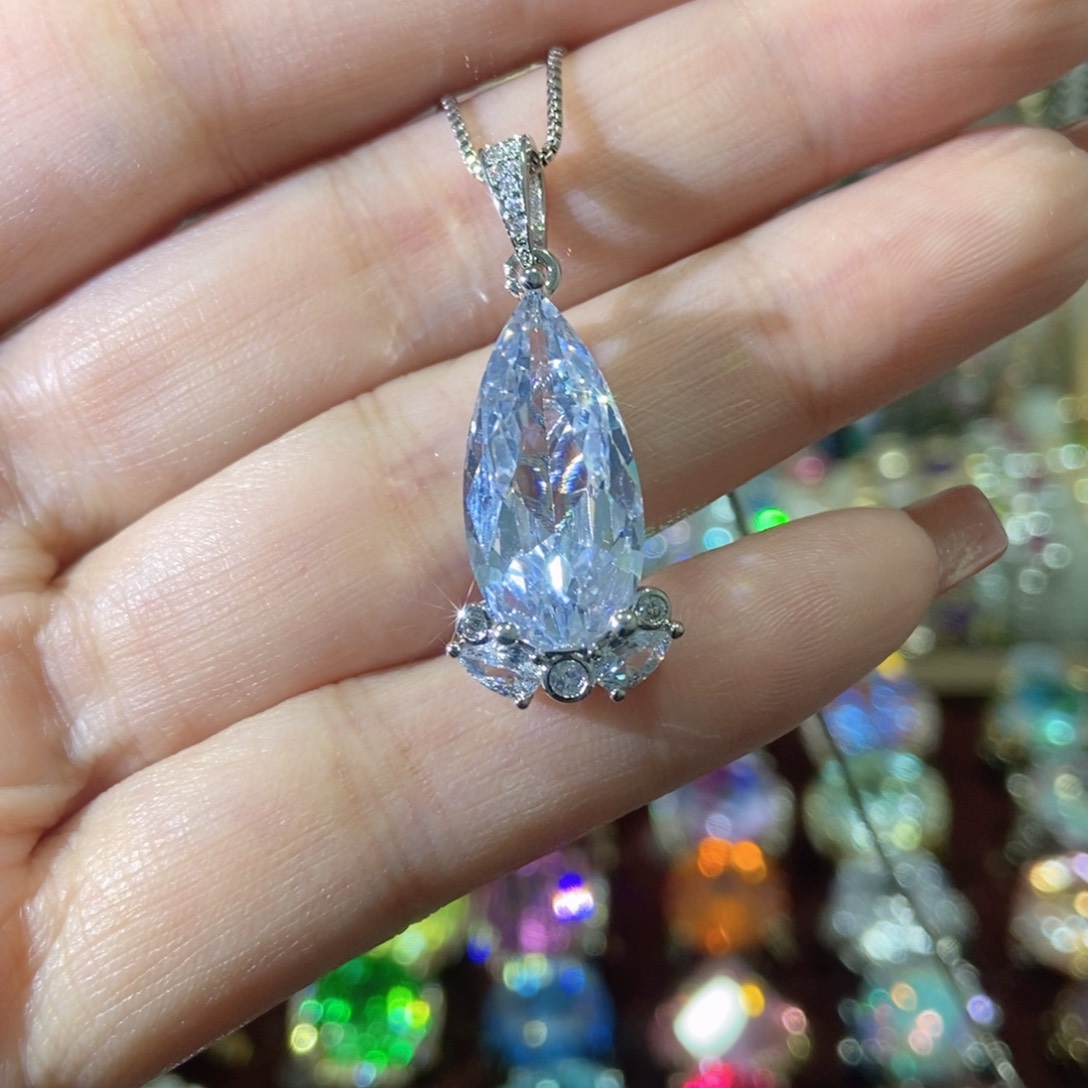 66锆石（处理）吊坠