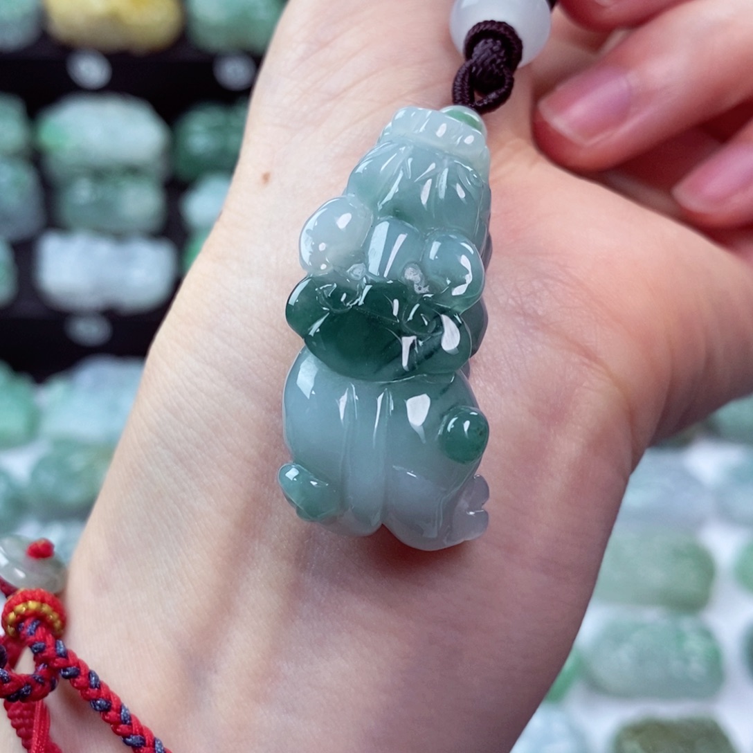 翡翠颈饰未镶嵌天然