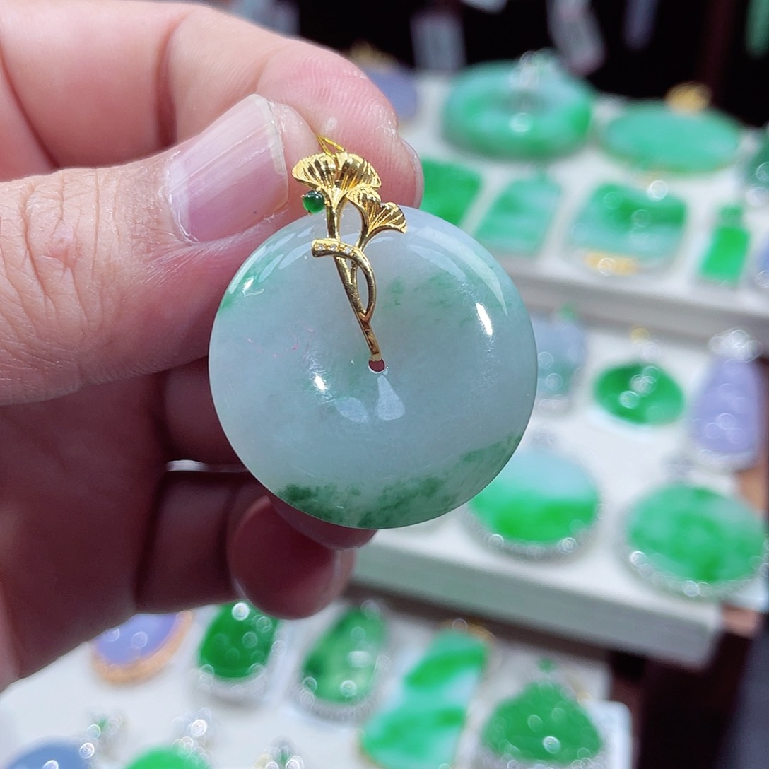翡翠吊坠(不含链)18K金镶嵌
