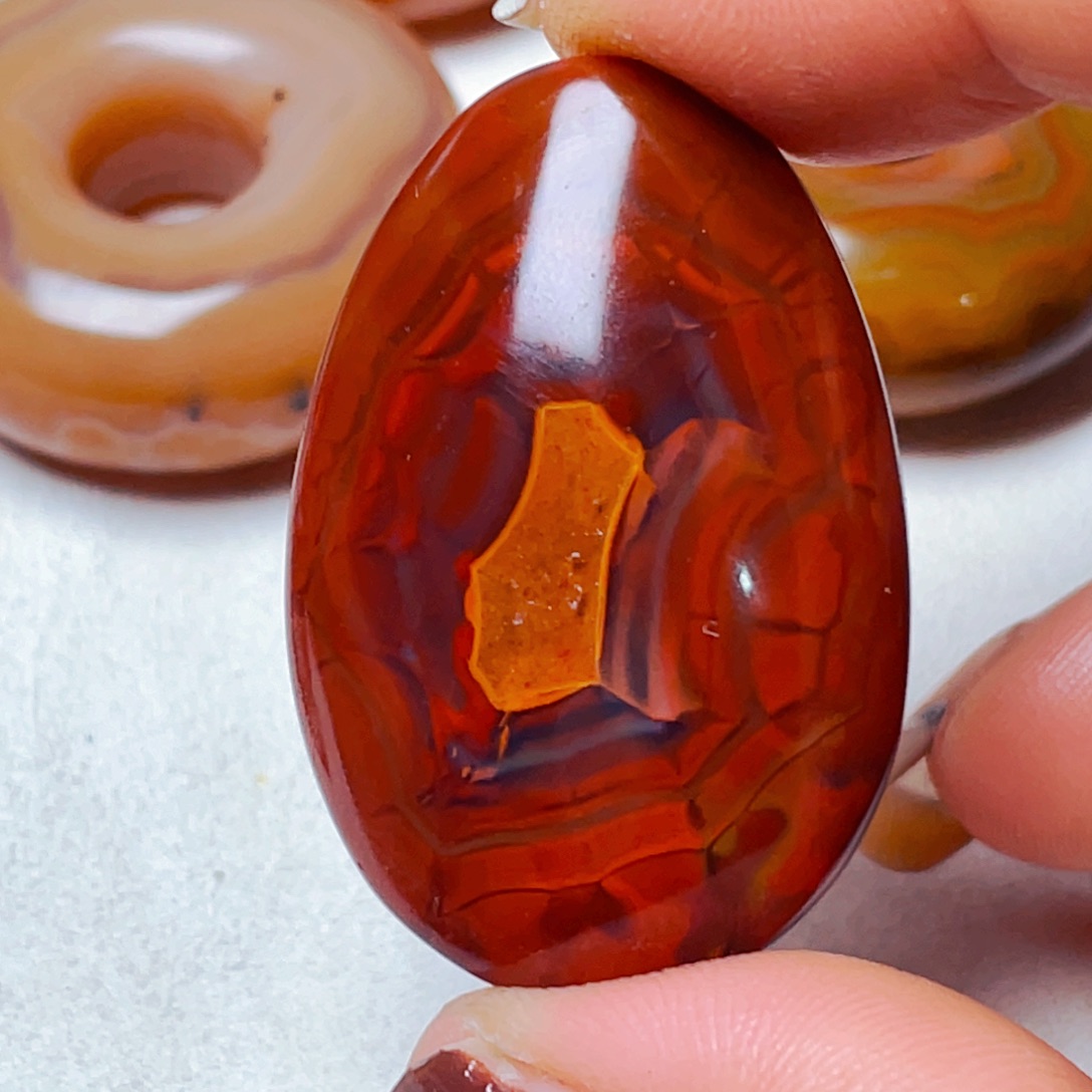 未镶嵌颈饰玛瑙/玉髓随**动