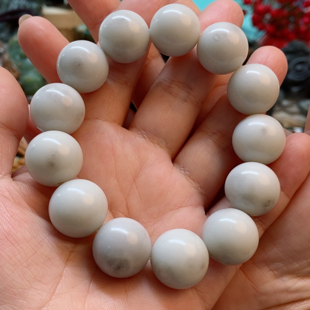 透闪石质玉手串未镶嵌