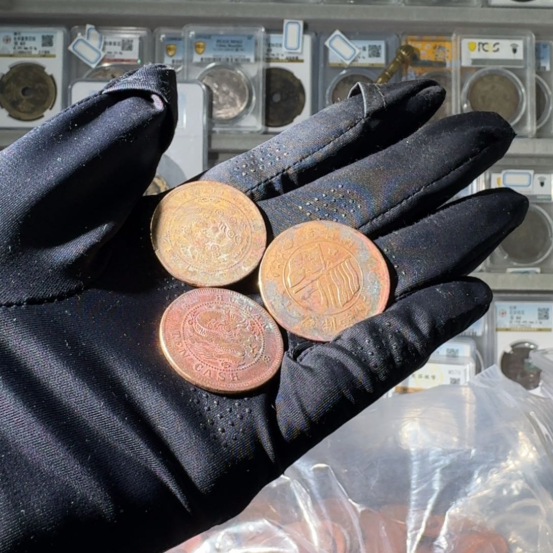 r***k大叶紫檀（黑酸枝木类）铜板三个 小师妹MM201