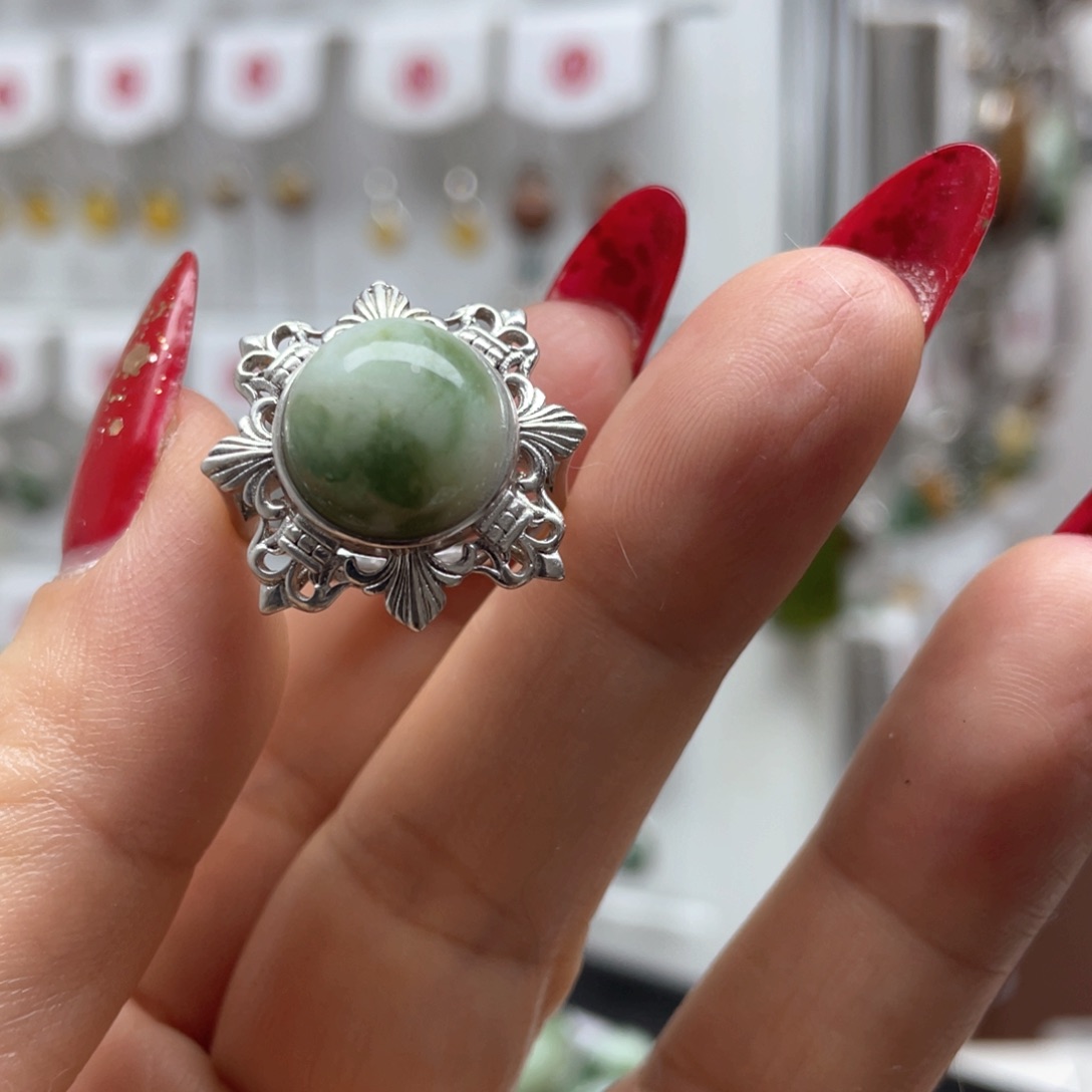 蛇纹石玉戒指未镶嵌