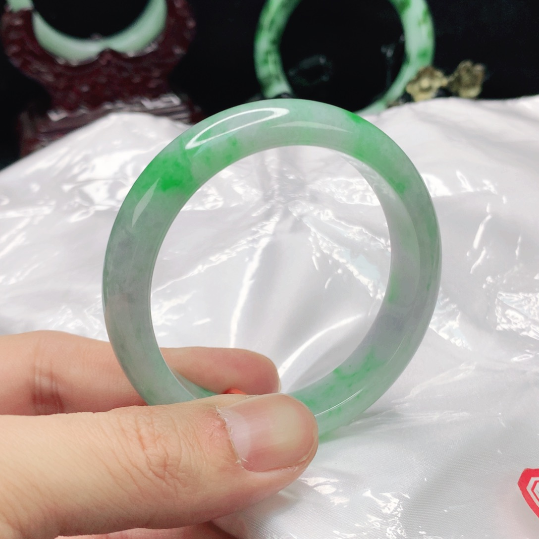 翡翠手镯未镶嵌52 圈天然缅甸翡翠A货时尚女款手镯