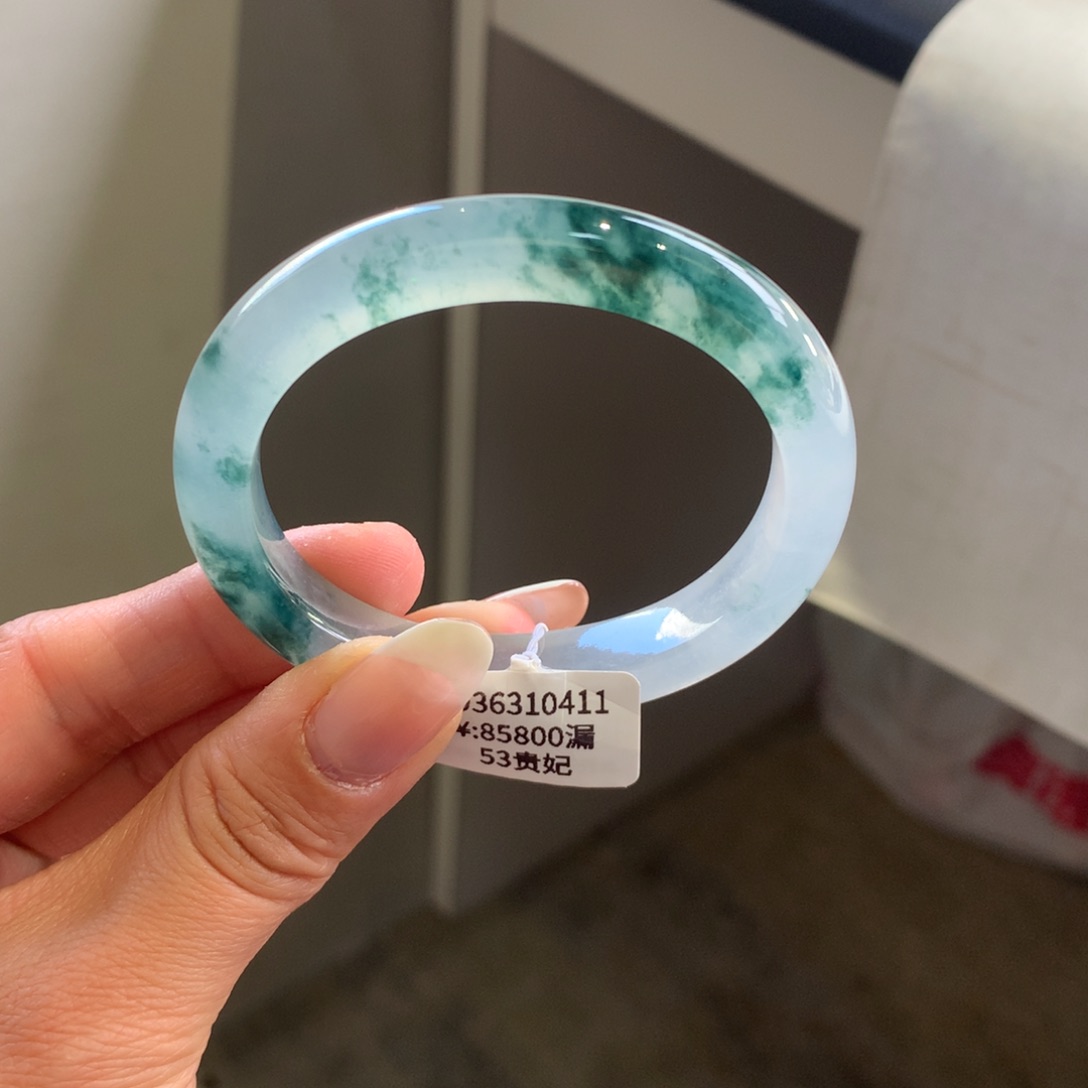 翡翠手镯未镶嵌正冰飘蓝花53贵妃