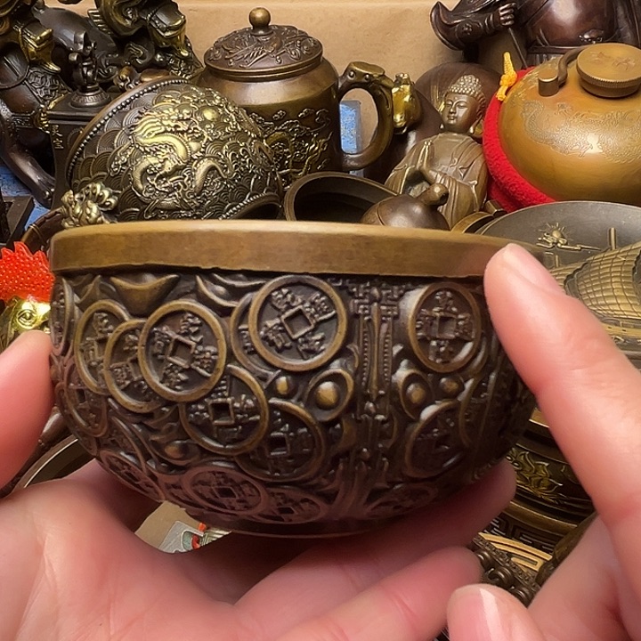 精美铜器批发档口