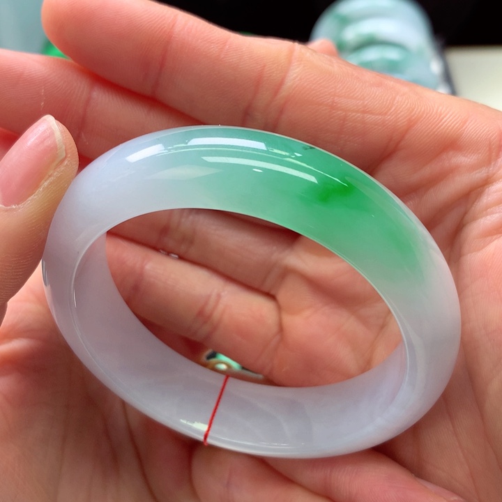 【闪购商品】翡翠手镯未镶嵌雨**荷天然翡翠手镯