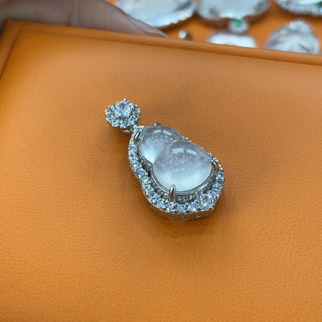 石英质玉吊坠(赠链)合金