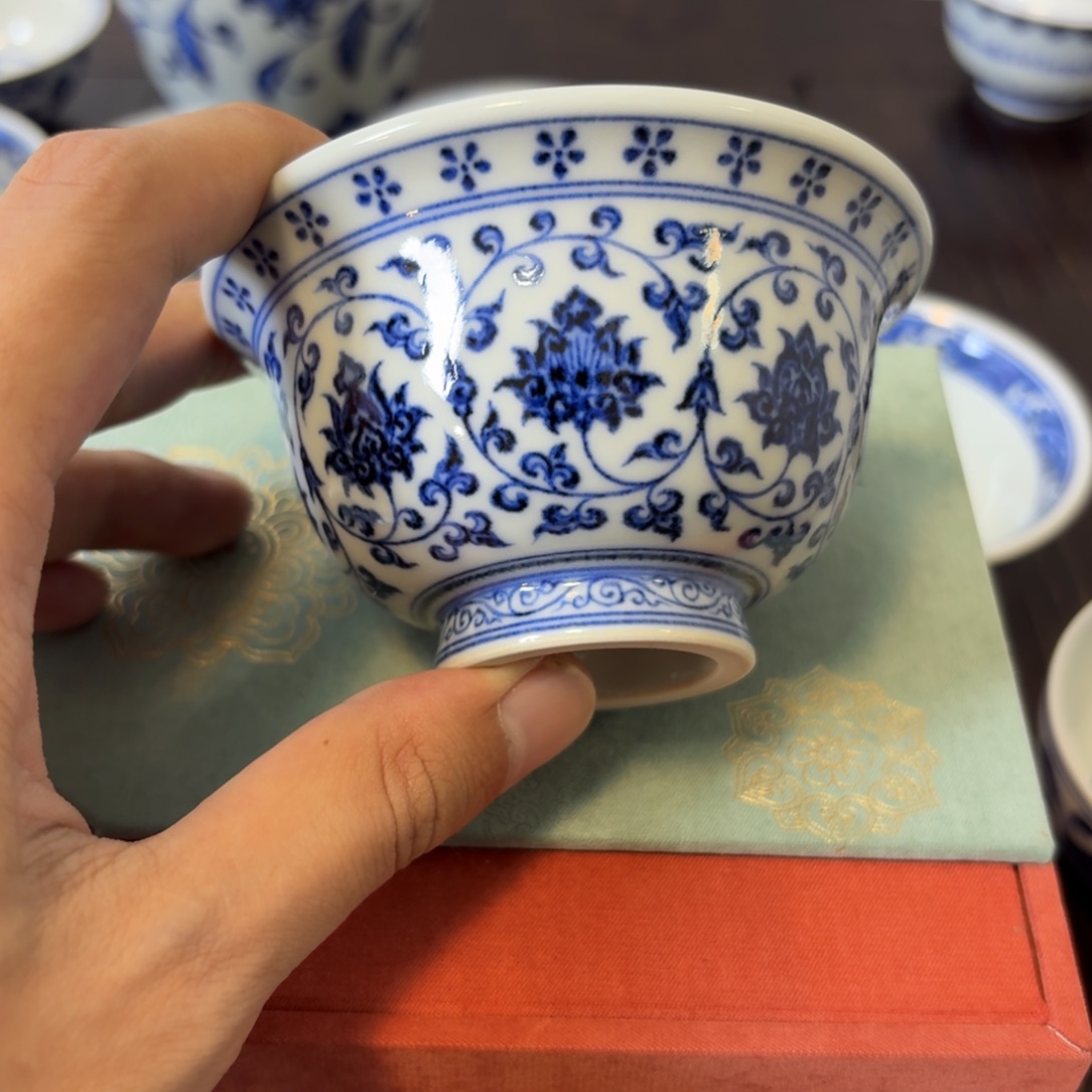 陶瓷其他压手杯。       