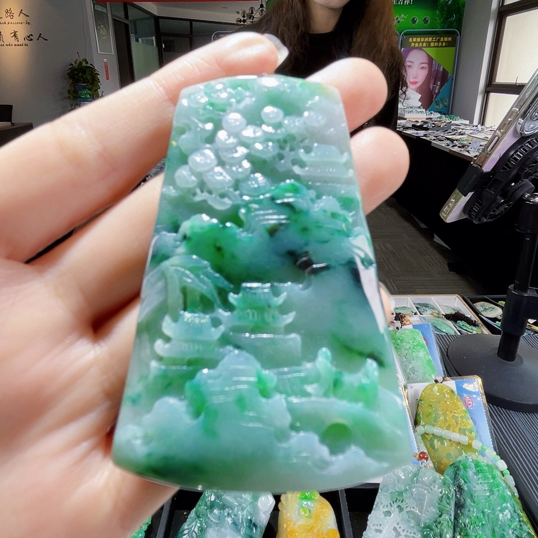 颈饰未镶嵌翡翠翡翠