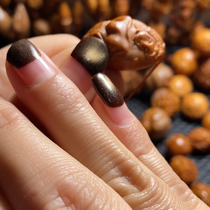 吊坠橄榄核青****老生命源美女