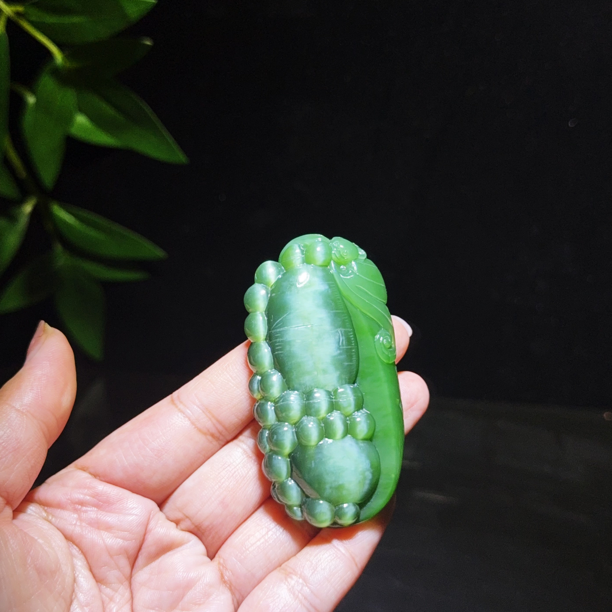 老坑碧玉猫眼粉绿双色-如意葫福在眼前60克
