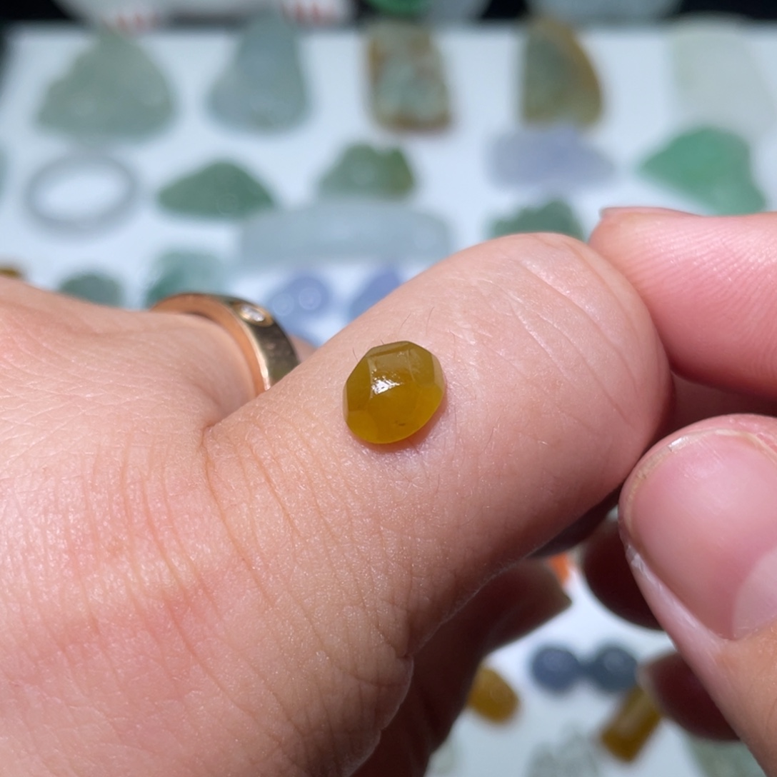 定制翡翠未镶嵌随形戒面