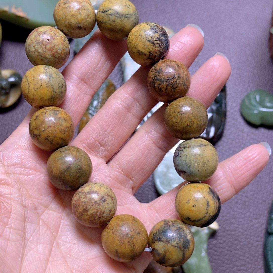 岫岩河磨玉（透闪石质玉）挂件未镶嵌