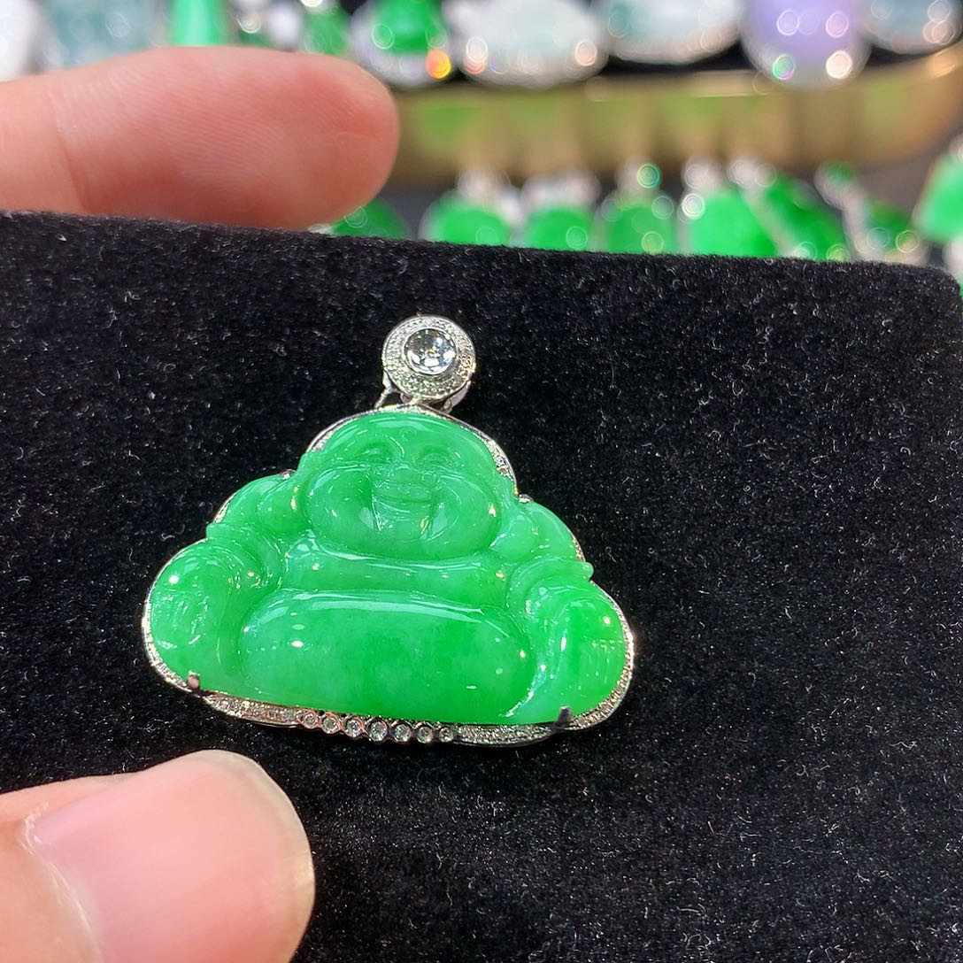 翡翠18K金镶嵌颈饰