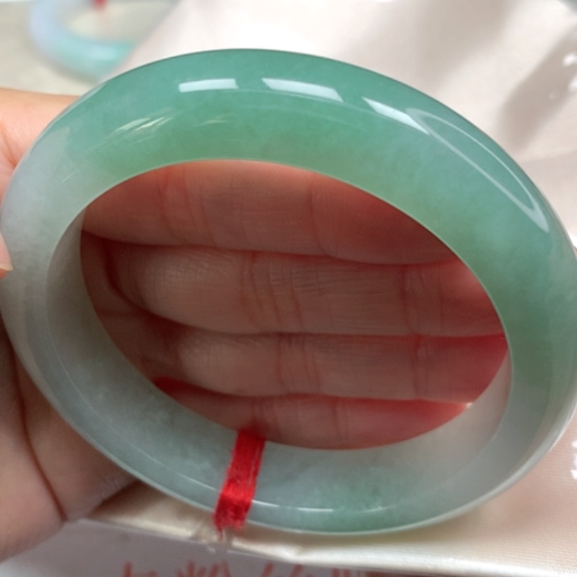 【闪购商品】翡翠手镯未镶嵌冰绿半山水手镯5758圈19号