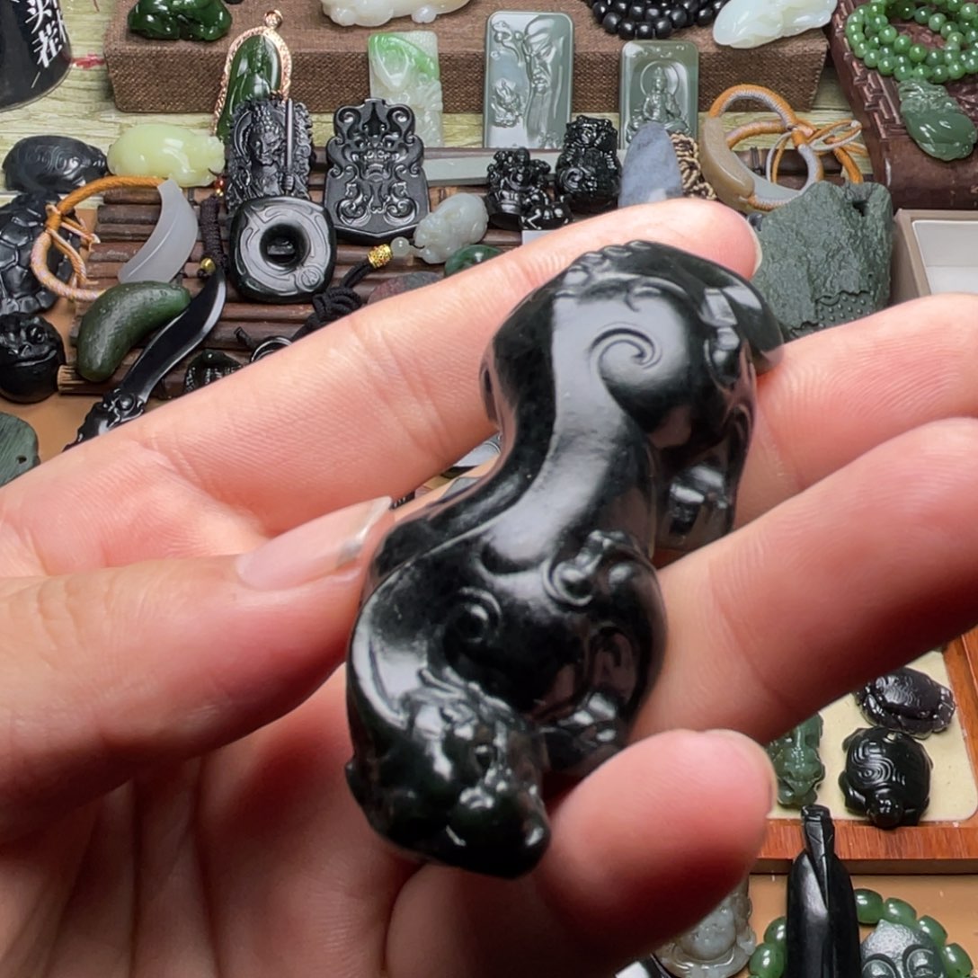 和田玉未镶嵌挂件螭龙