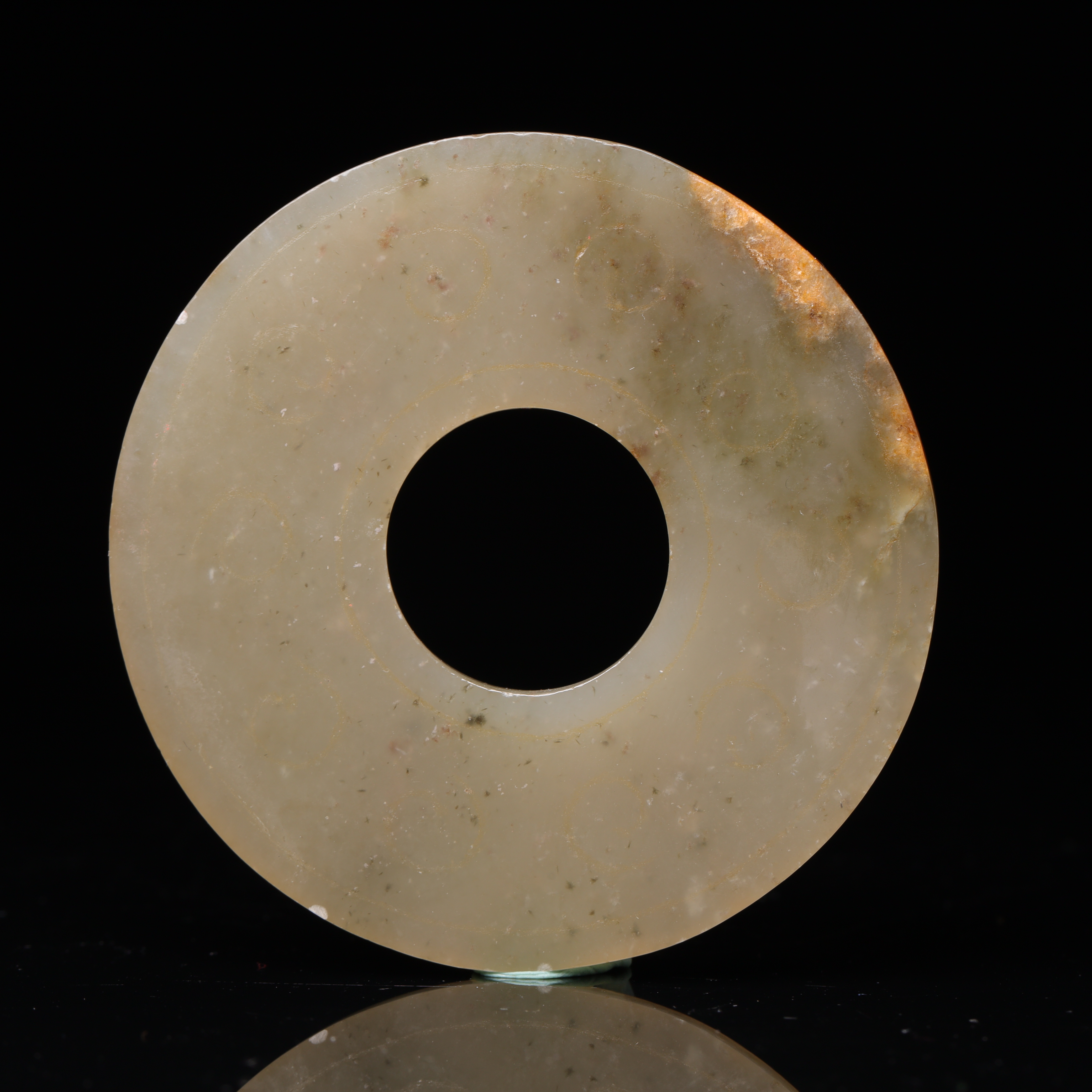 明代和田玉刻纹玉璧