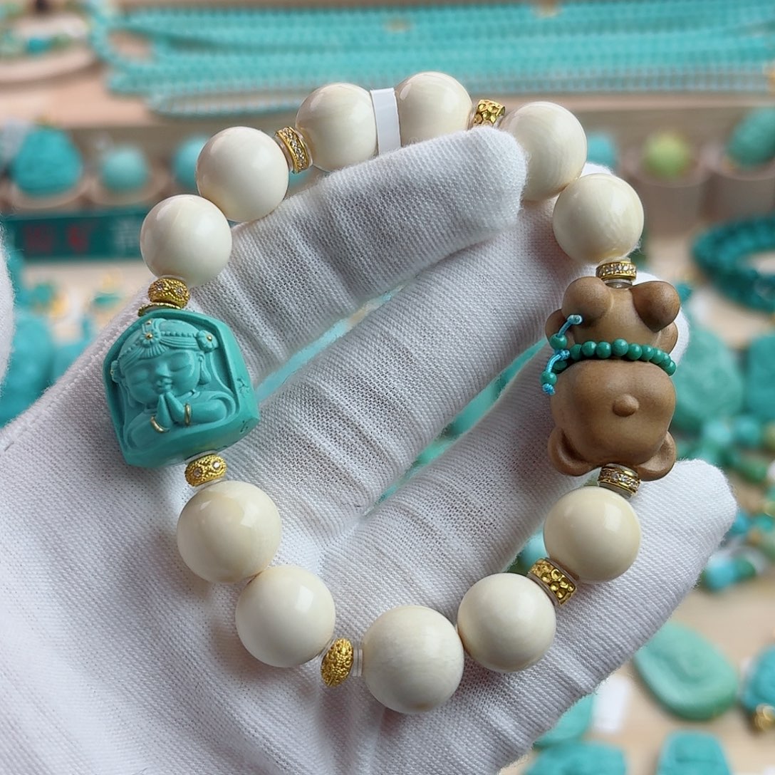 绿松石未镶嵌珠宝奇石