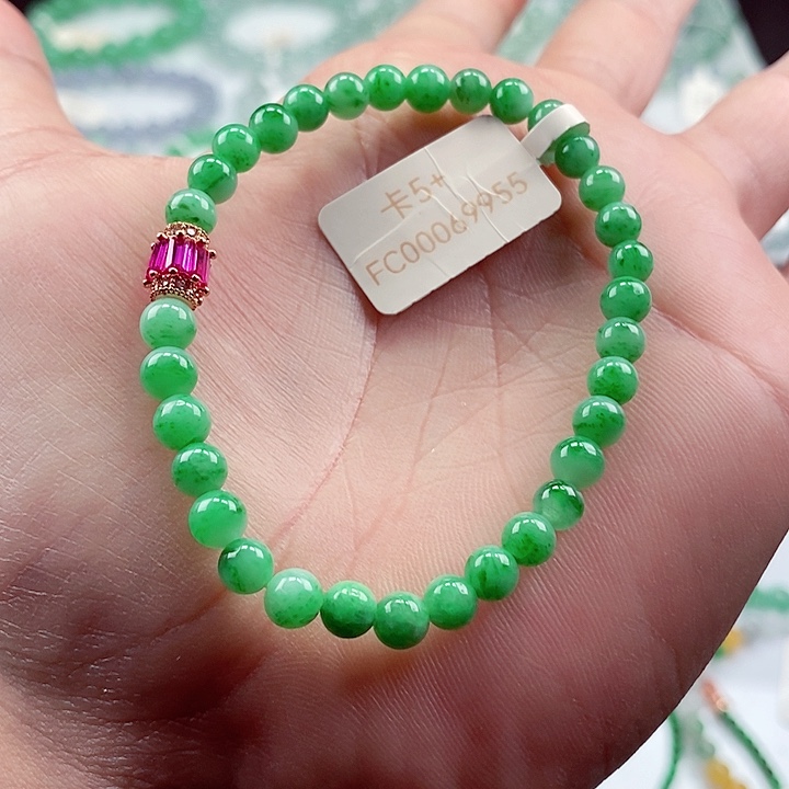 翡翠手链未镶嵌卡5+