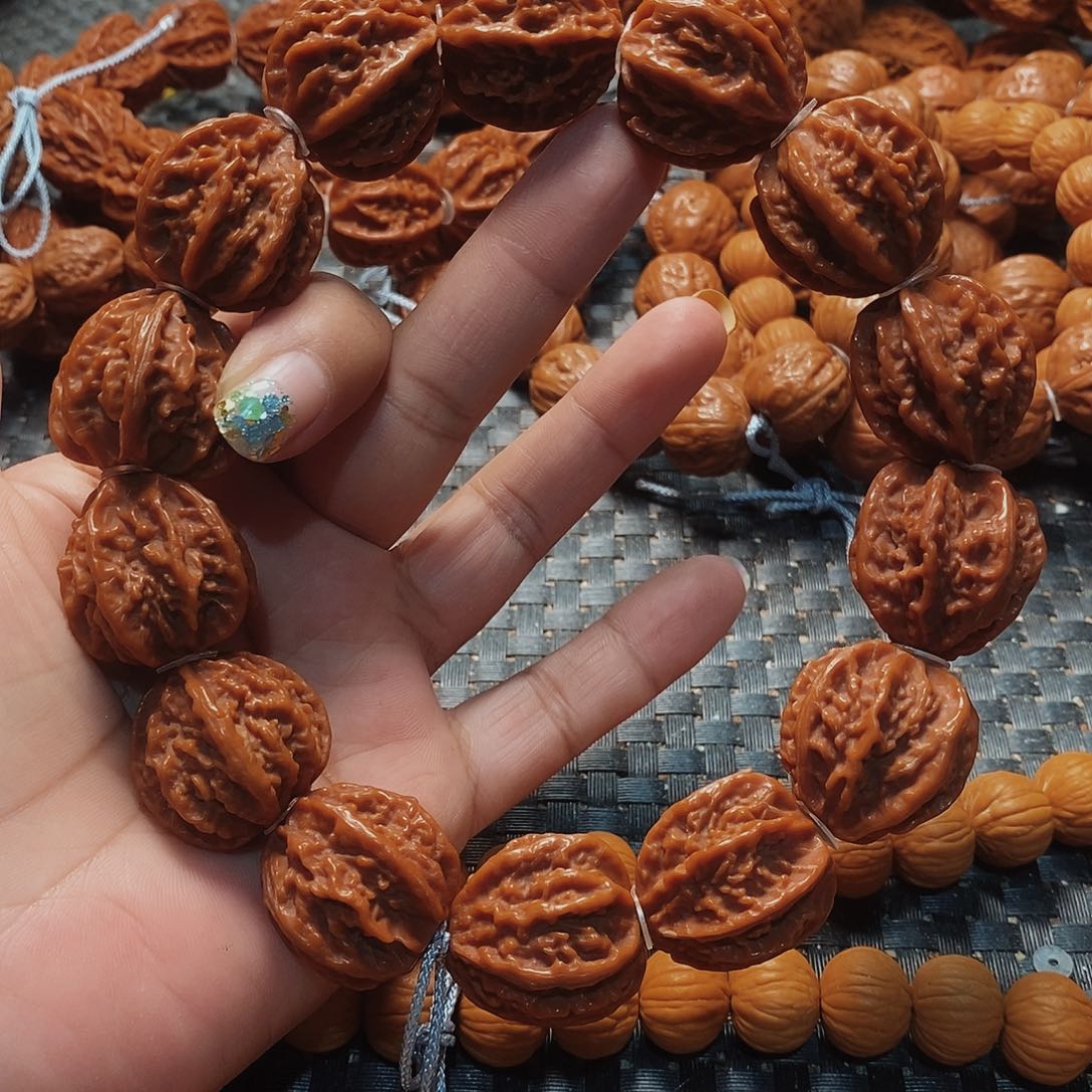M***申文玩核桃手串龙脊八棱