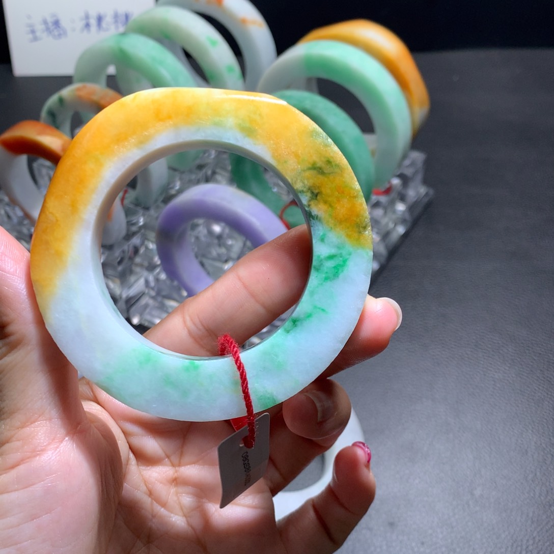未镶嵌黄家绿定制翡翠