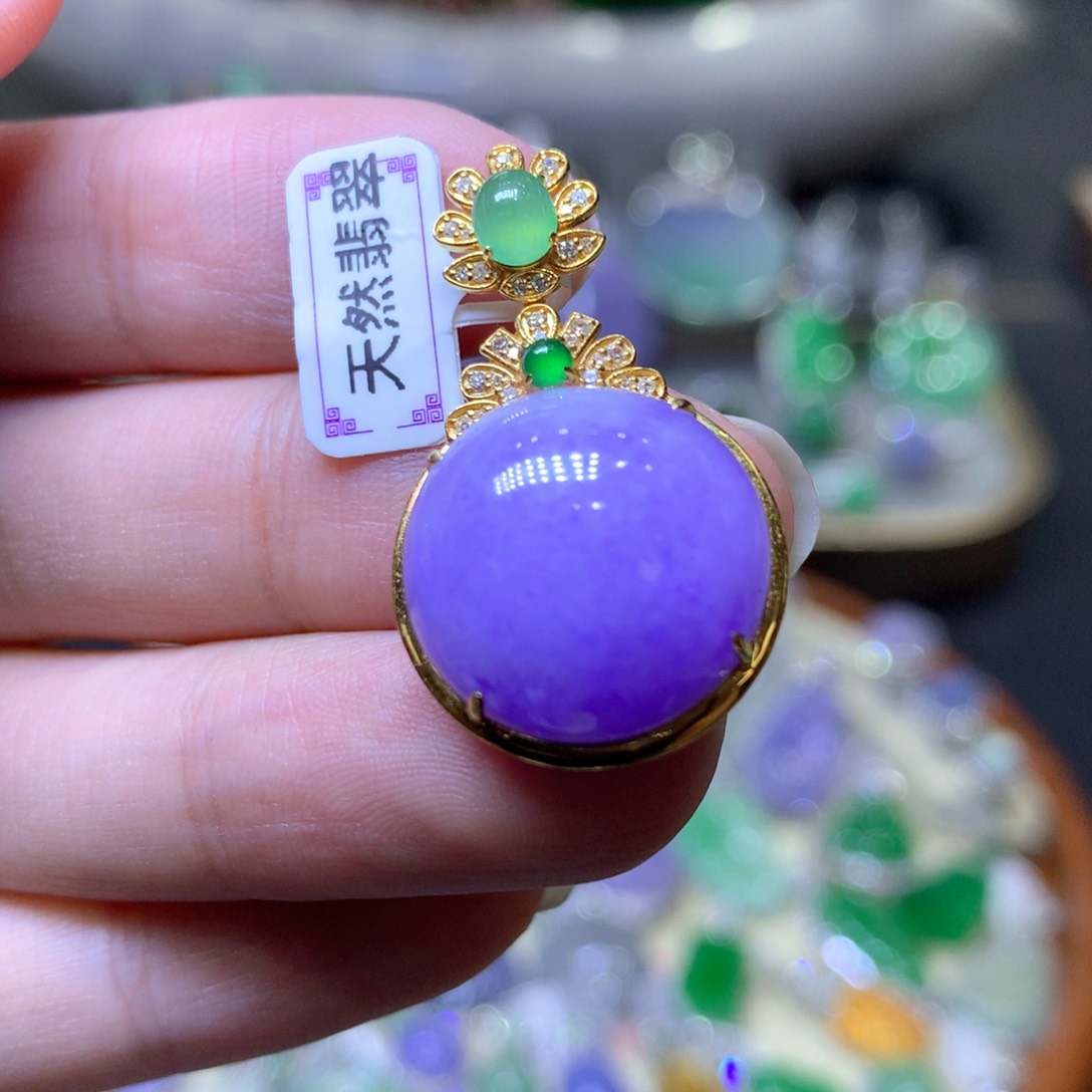 【闪购商品】翡翠颈饰18K金镶嵌翡翠吊坠项链