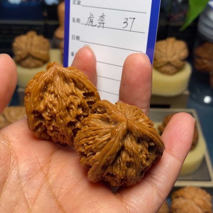 【闪购商品】把件文玩核桃小*虎奔