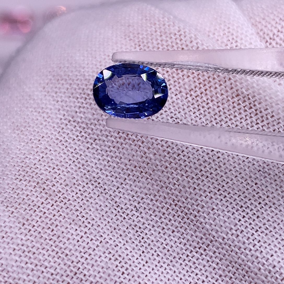 蓝宝石裸石9987998785