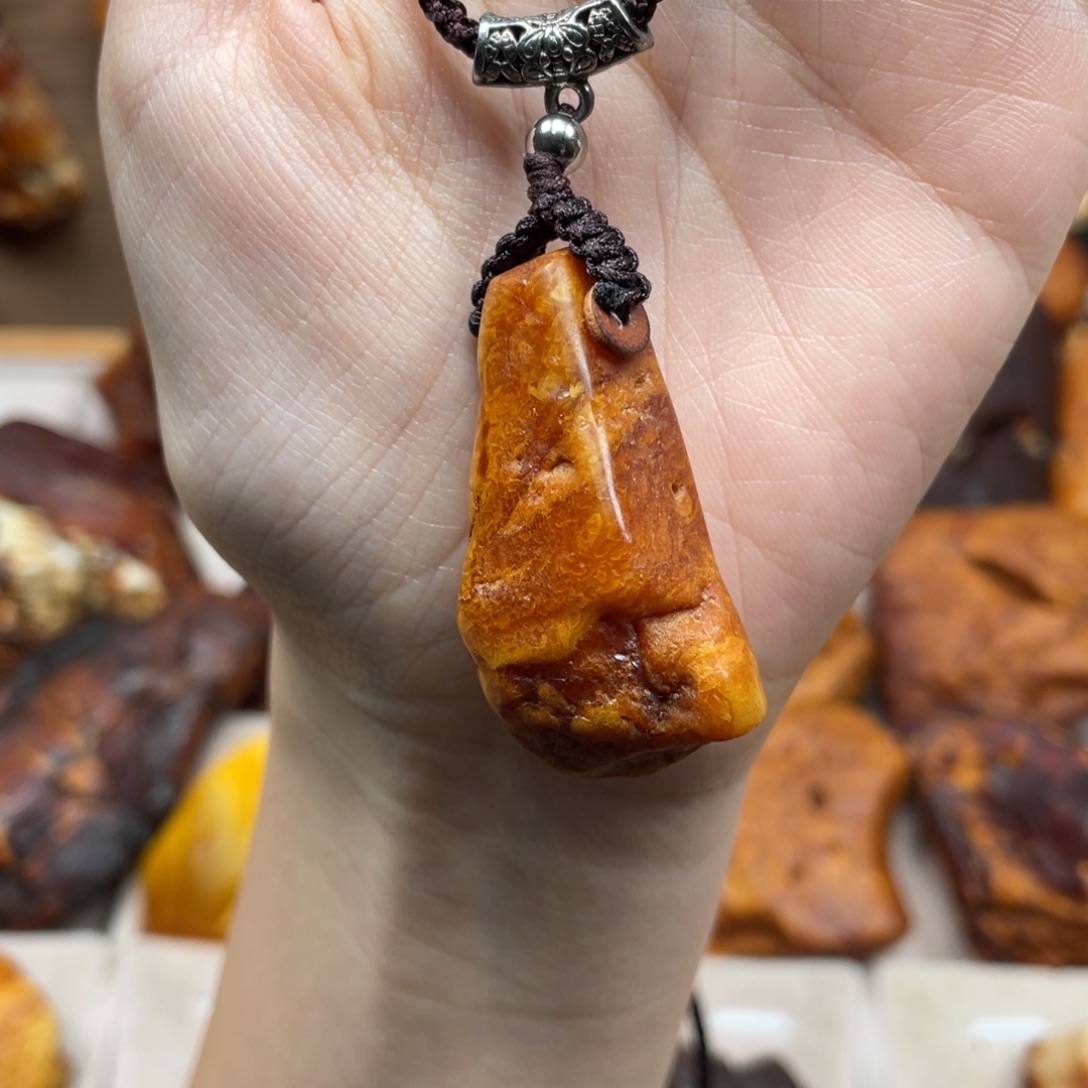 琥珀未镶嵌珠宝奇石