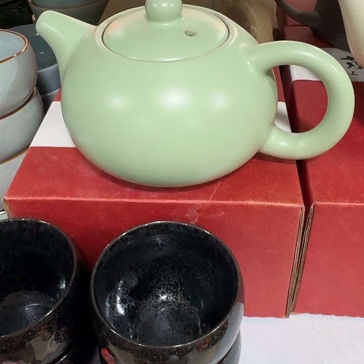 主人杯子一个，瓷。。。。