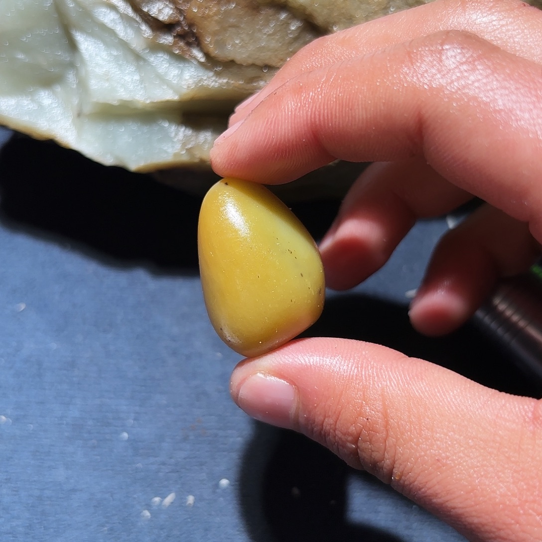 和田玉未镶嵌珠宝奇石