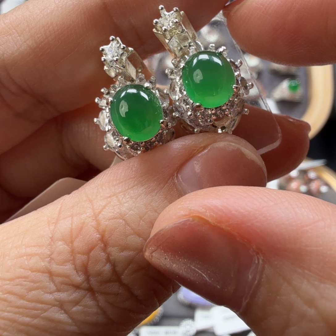 翡翠未镶嵌颈饰8022