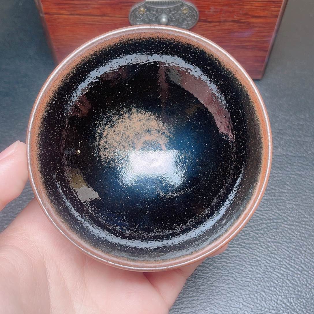 茶盏滴滴答答的声音