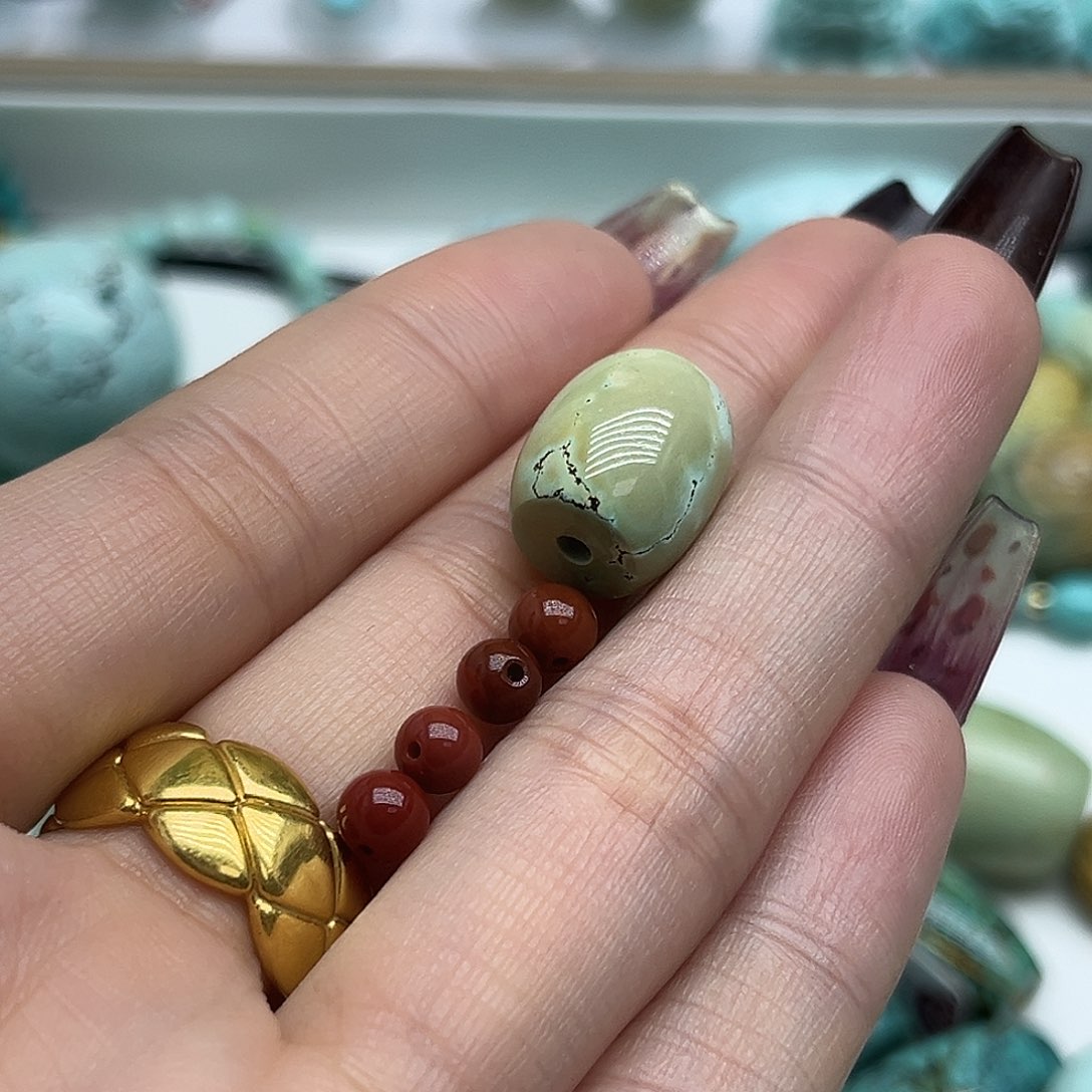 南红玛瑙未镶嵌珠宝奇石