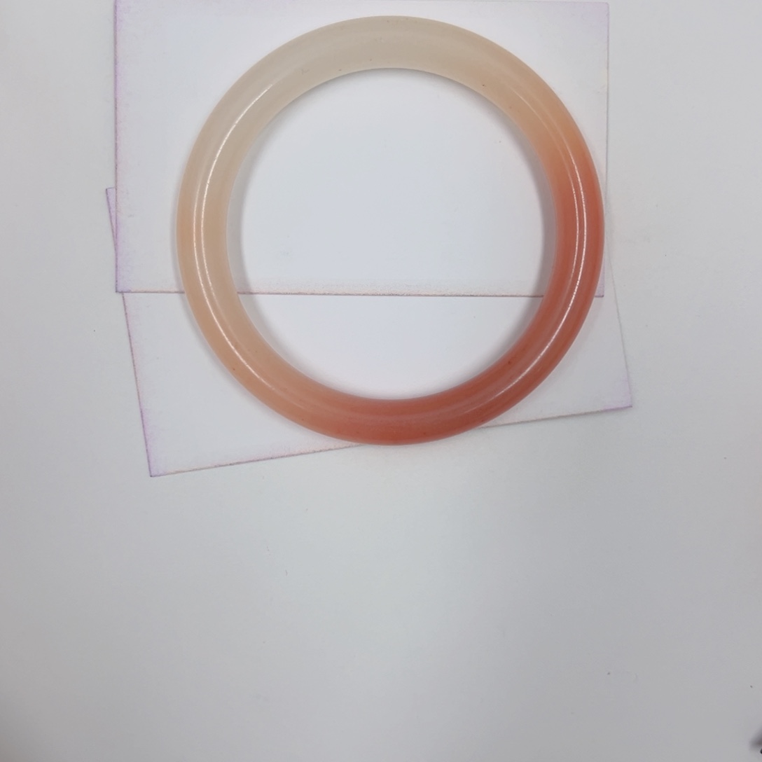 傻****石英质玉未镶嵌手镯