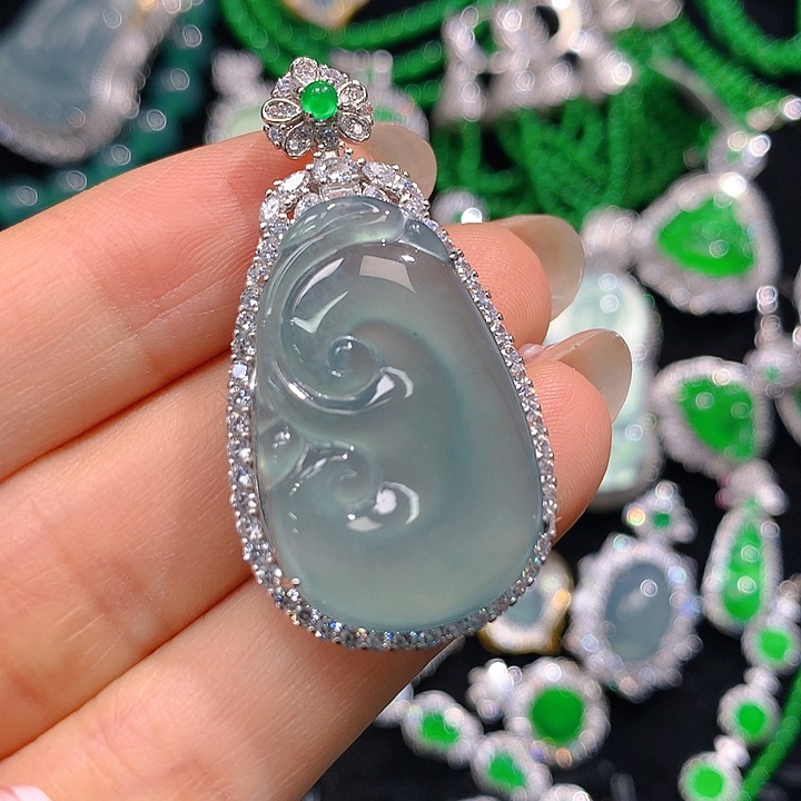 翡翠颈饰未镶嵌翡翠