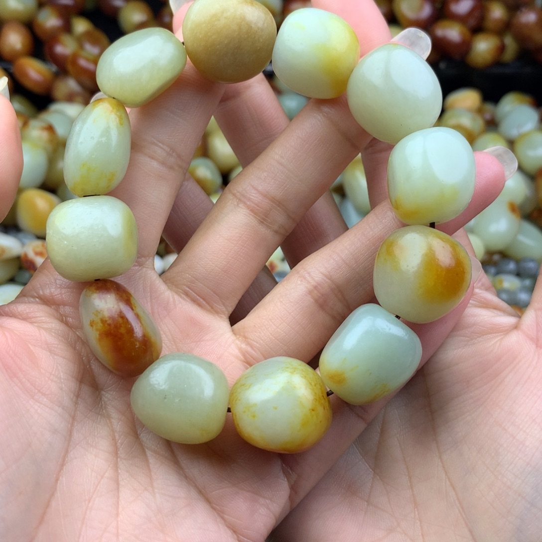 *****和田玉未镶嵌手链