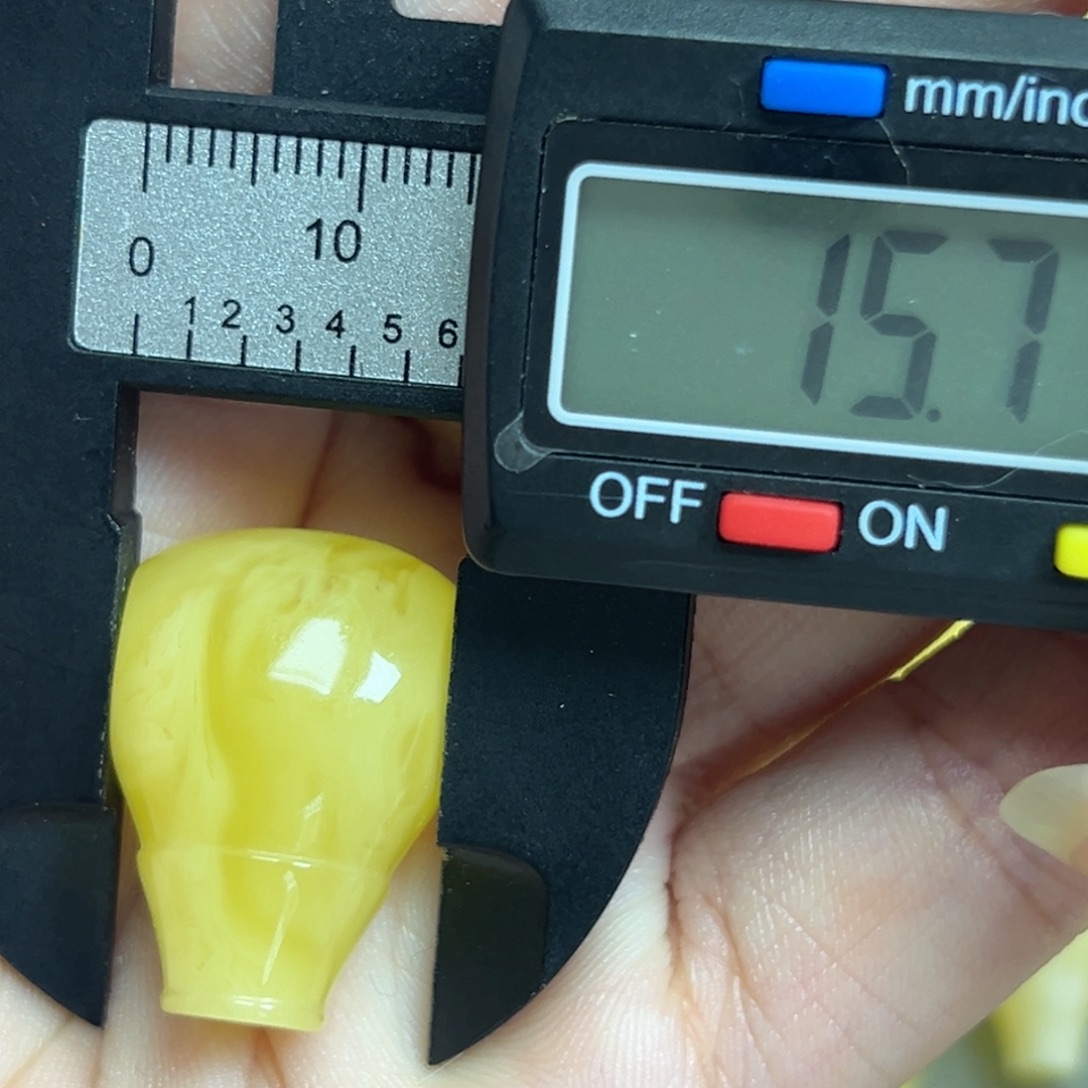裸石琥珀未镶嵌三通
