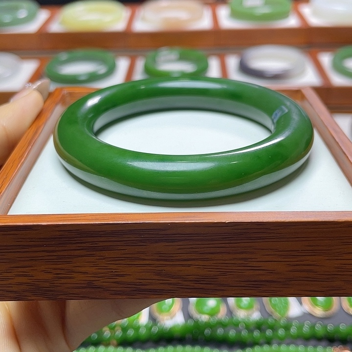 和田玉手镯56.6未镶嵌