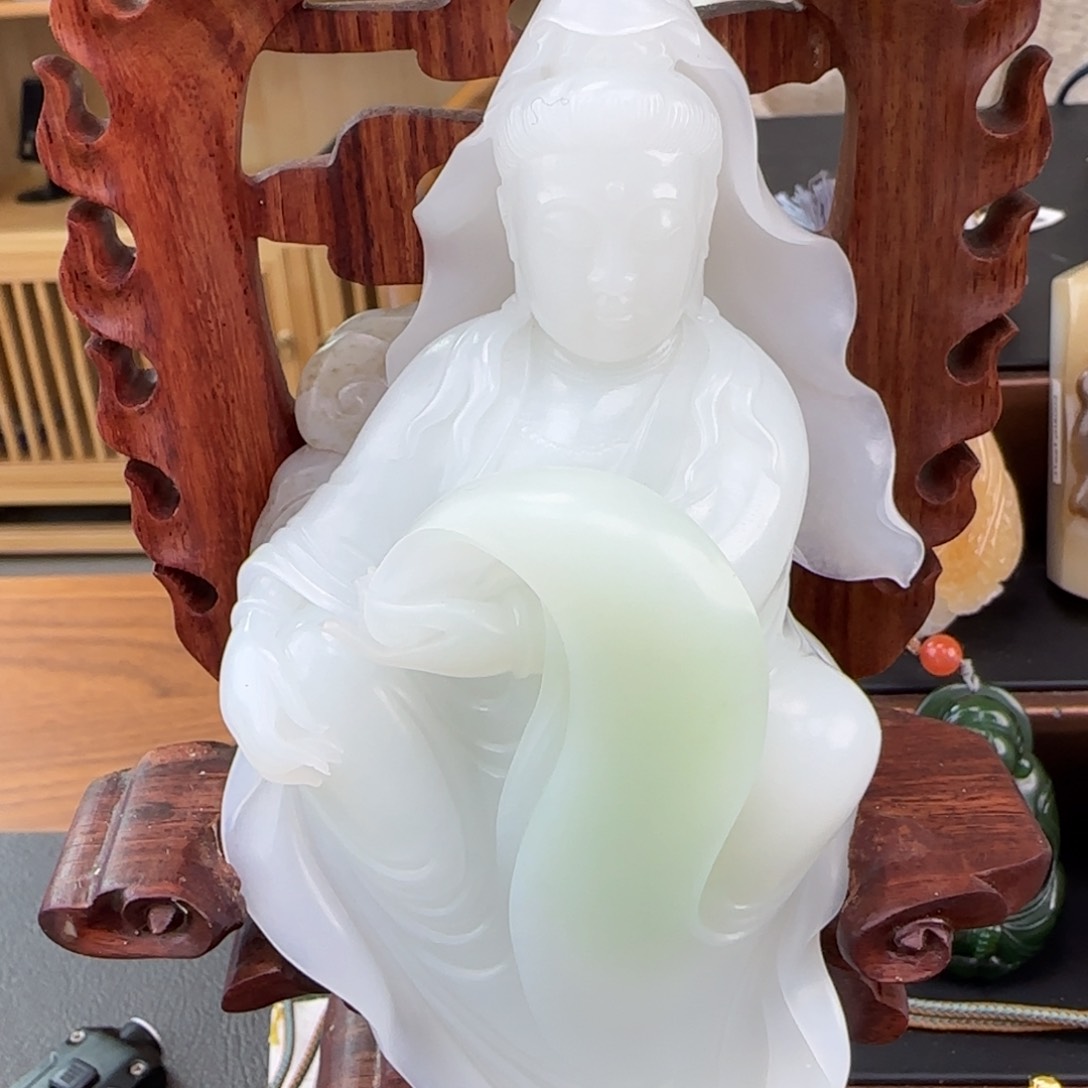 和田玉摆件未镶嵌观音