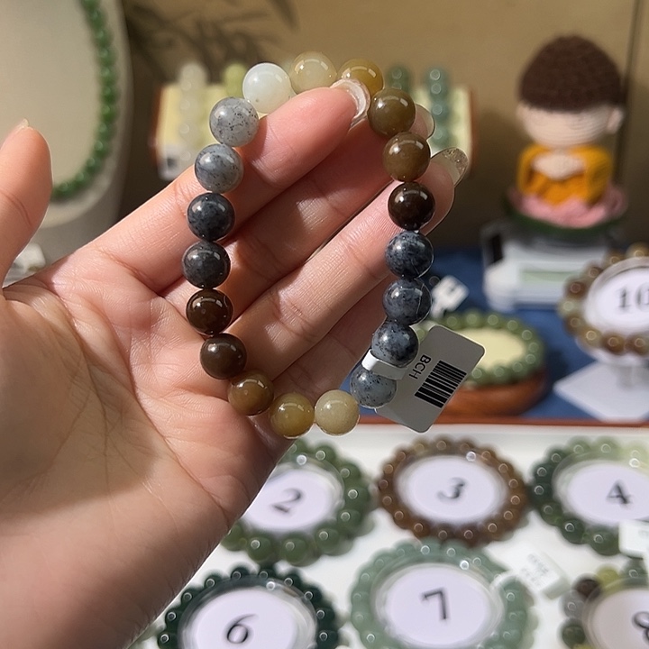 和田玉未镶嵌手串