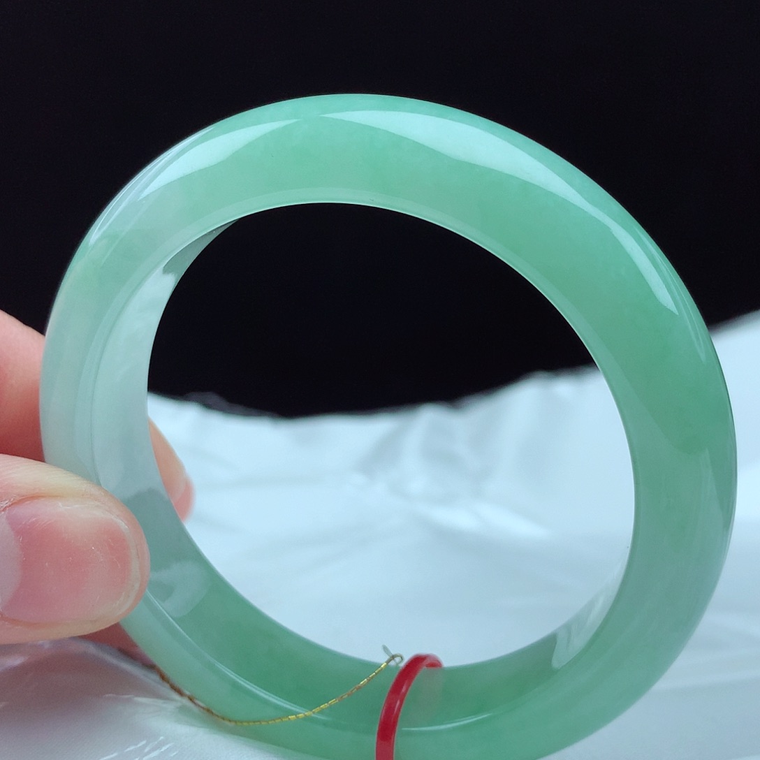 翡翠手镯未镶嵌52圈4073