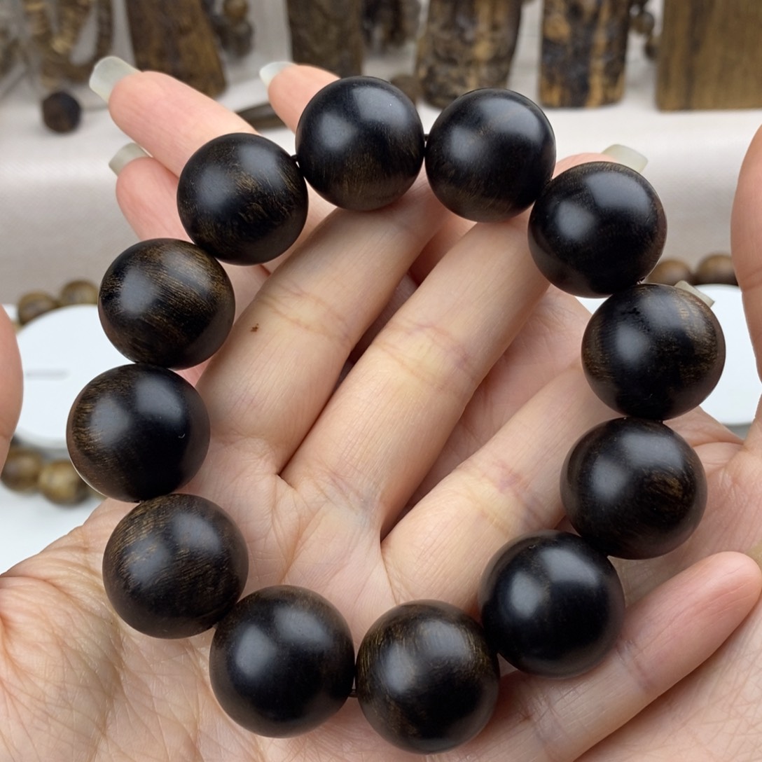 沉香手串(****度越南芽庄白奇楠
