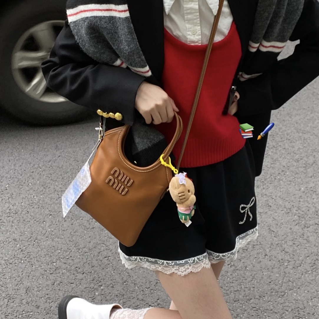 未使用 MIU MIU/缪缪 壹所奢品/干邑色 mini ivy 闲置