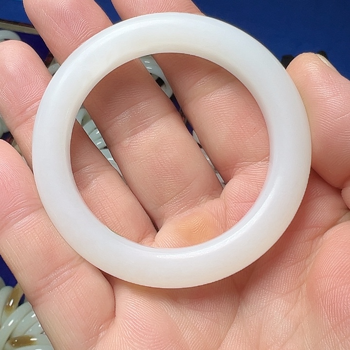 和田玉（白玉）未镶嵌手镯