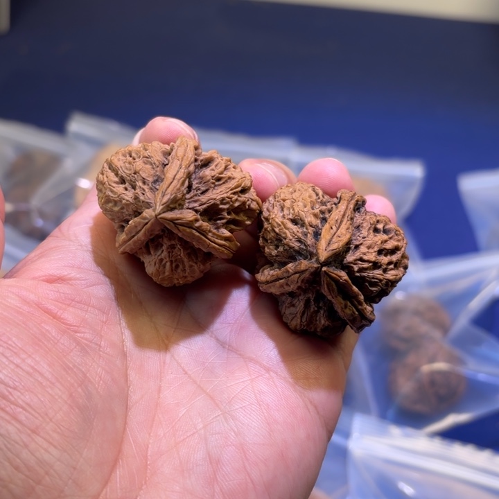 吊坠文玩核桃金棱塔