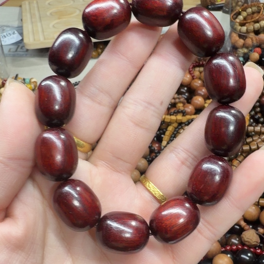 无事牌维腊木（绿檀）